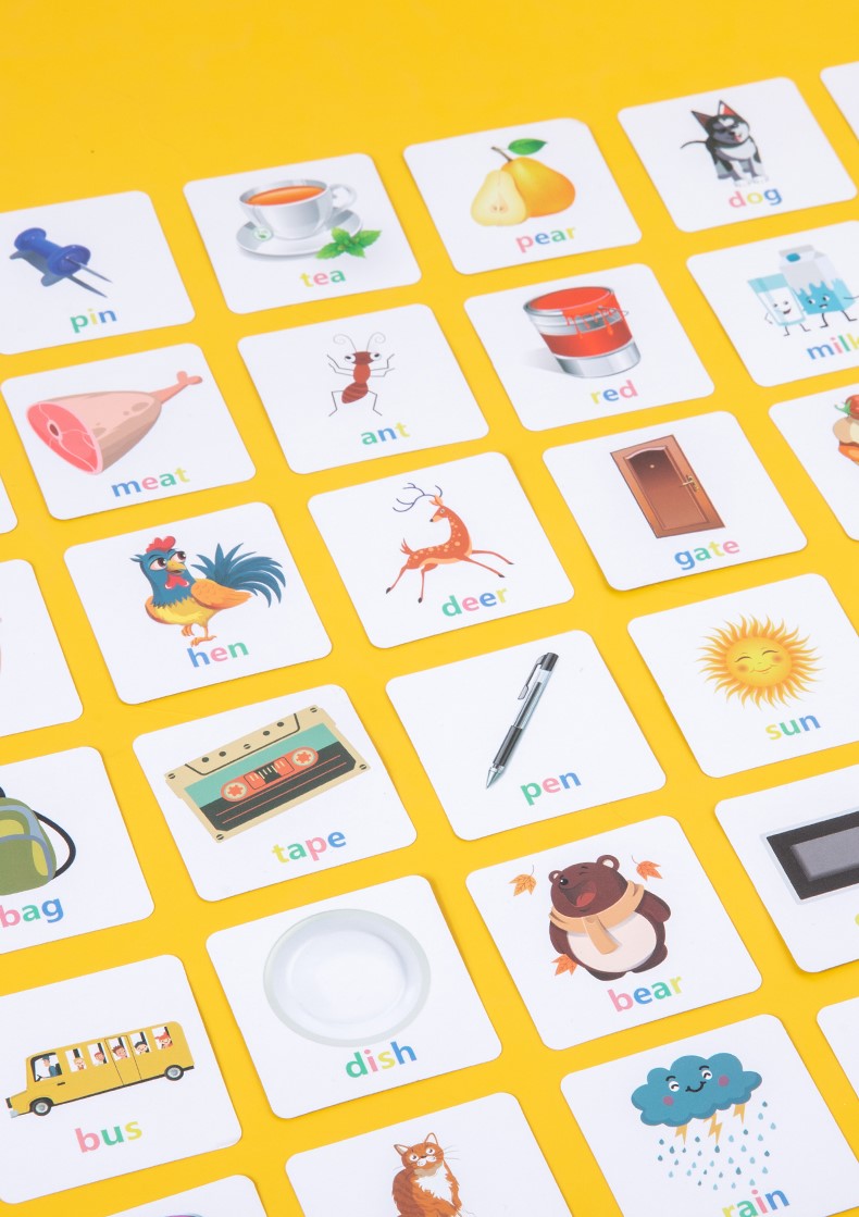 Wooden Montessori English Alphabet Puzzle Spelling Words Game
